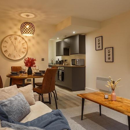Modern And Cozy Two-Bed Apartment In Bradford Bradford  Kültér fotó