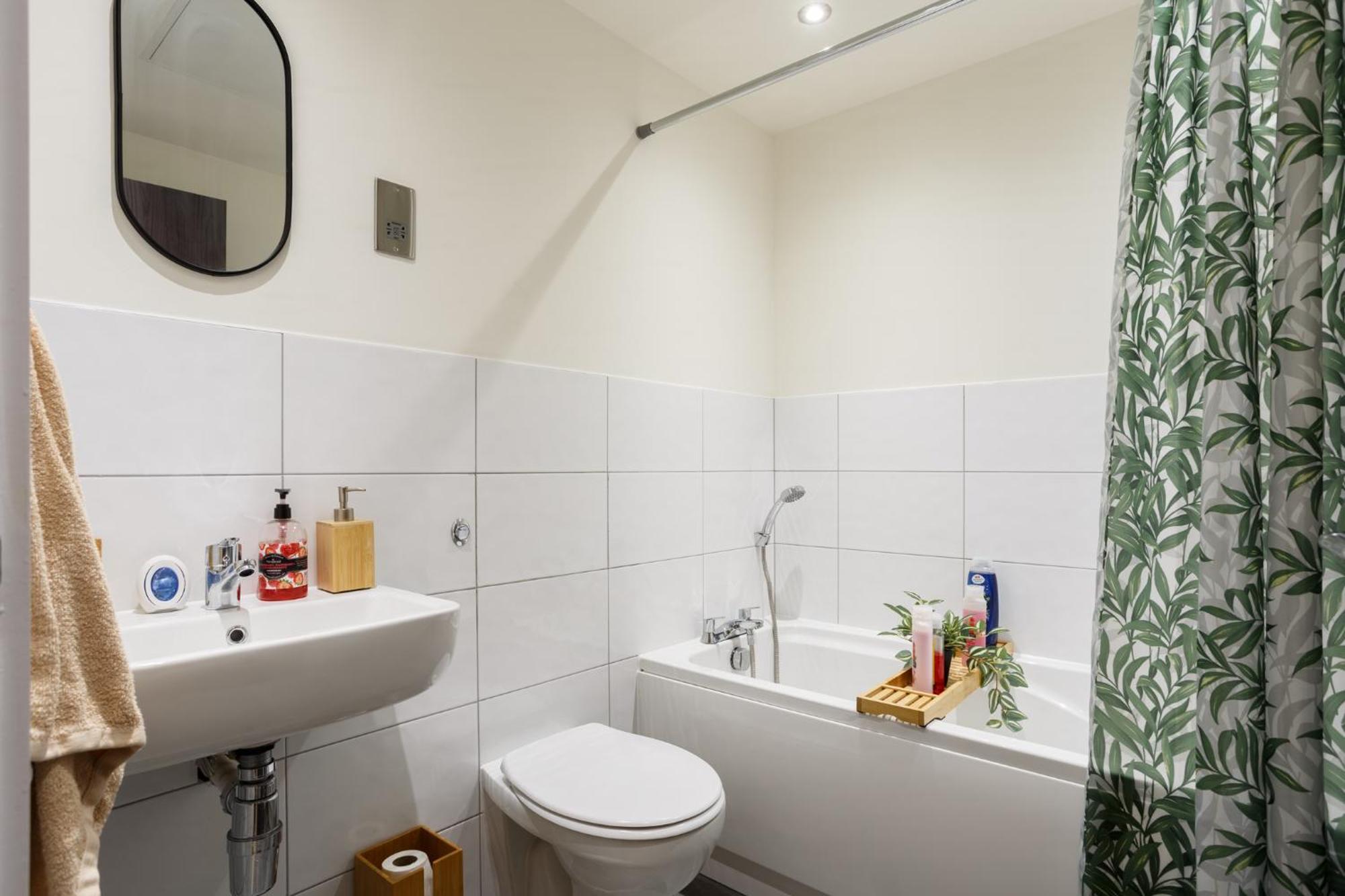 Modern And Cozy Two-Bed Apartment In Bradford Bradford  Kültér fotó