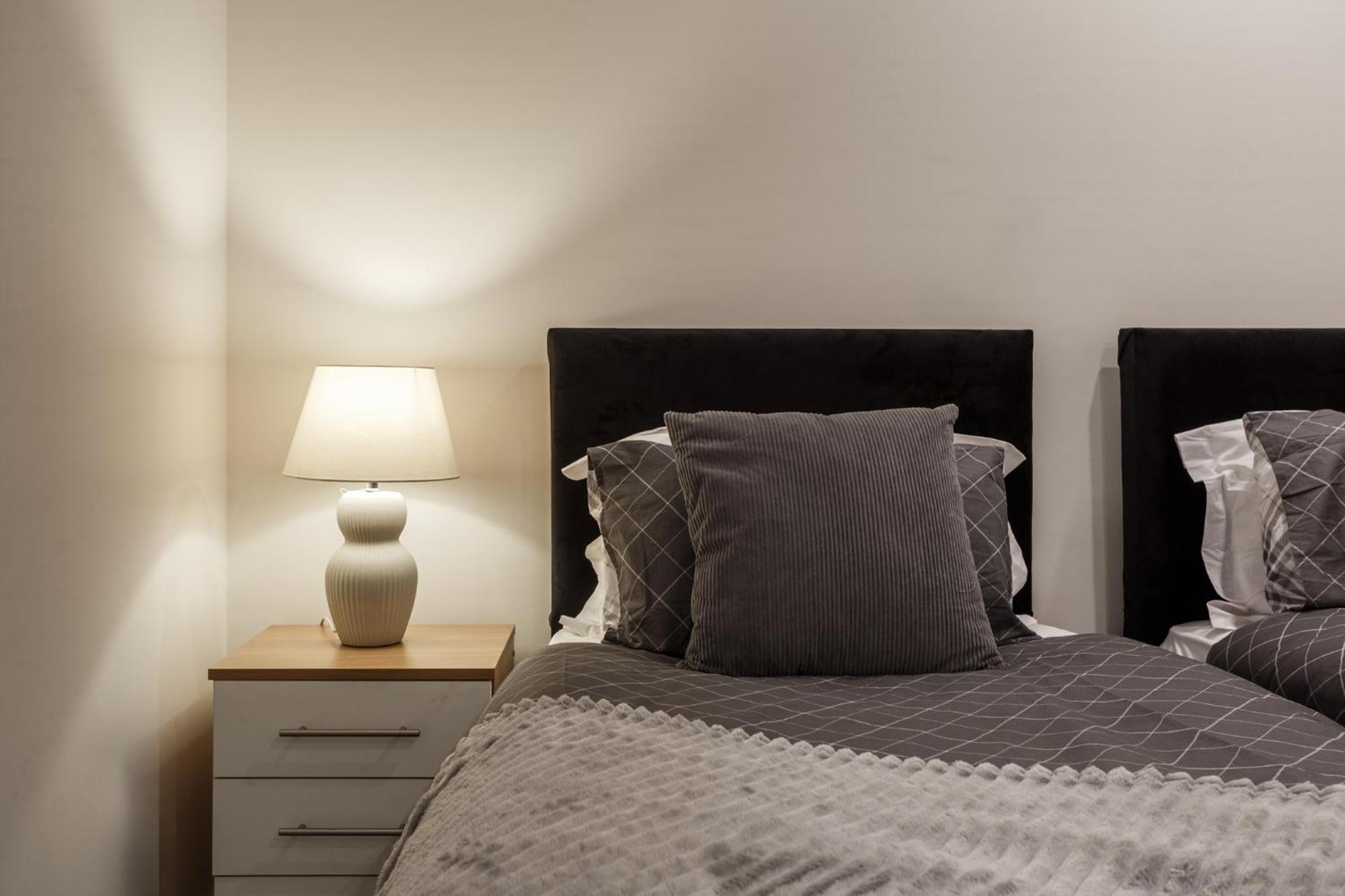 Modern And Cozy Two-Bed Apartment In Bradford Bradford  Kültér fotó